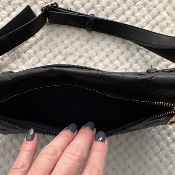 🖤✨ Black Faux Designer Fanny Pack / Belt Bag ✨🖤 - Picture 6 of 8